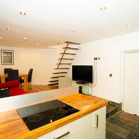 Charming 1 Bed Near Temple Meads Station & Cabot Circus Mall Casa de Férias *