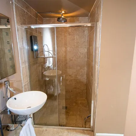 Charming 1 Bed Near Temple Meads Station & Cabot Circus Mall Casa de Férias *