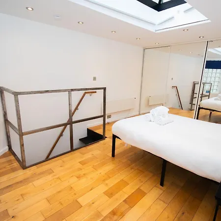 Prázdninový dům Charming 1 Bed Near Temple Meads Station & Cabot Circus Mall Bristol